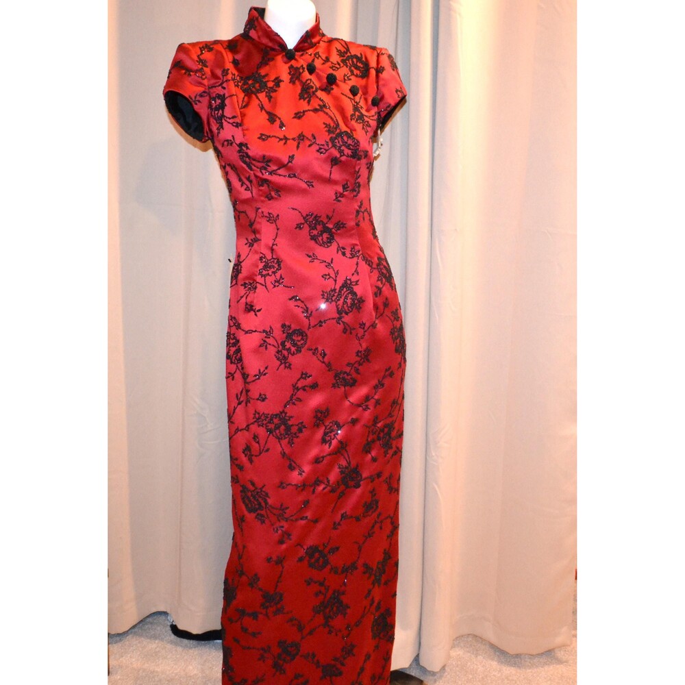 Vintage Traditional Deep Red Black Beaded Cheongsams Couture Francais